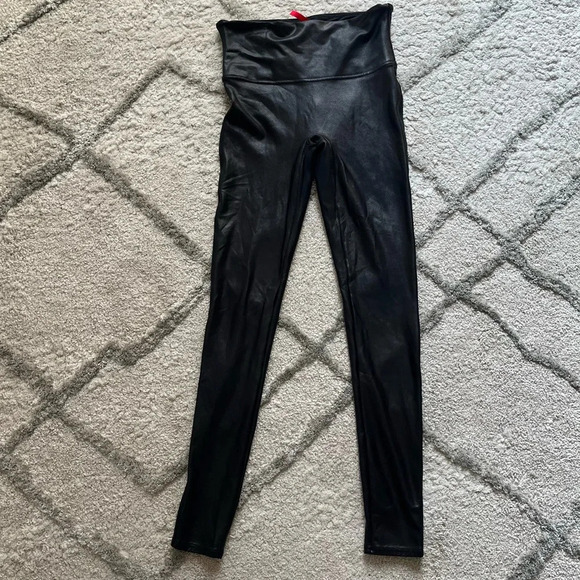 Spanx Faux Leather liquid Leggings black pull on high rise slimming medium - Picture 1 of 8